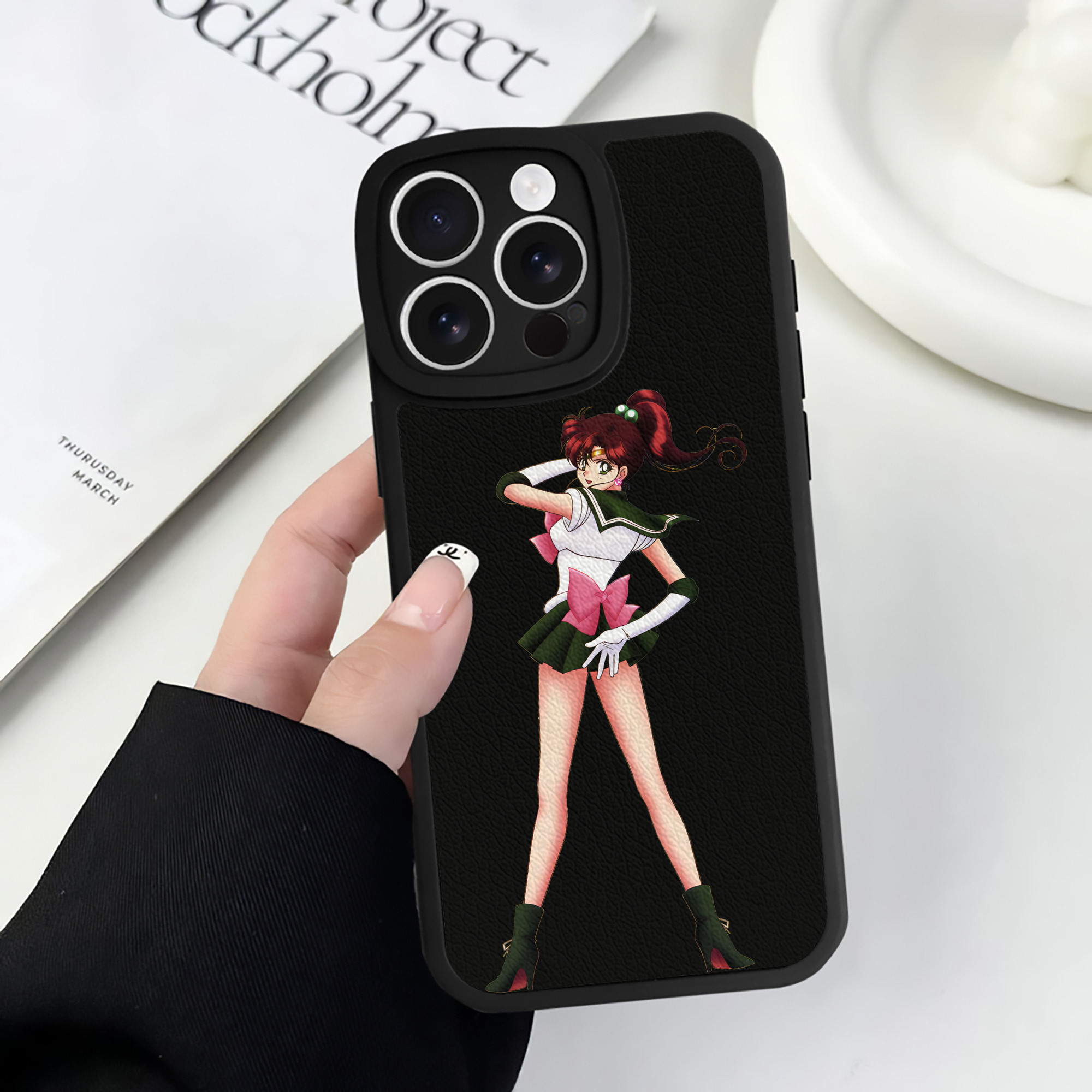 （画像用） 美少女戦士セーラームーン 木野 まこと きの まこと Sailor Moon Kino Makoto （セーラージュピター；Sailor Jupiter） 【iPhone 16シリーズ対応】シリコンスマホケース（レザー調） 材質：シリコン